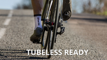 Charger l'image dans la galerie, Pneu Tubeless ready / Corsa RACE TLR Fianco Para
